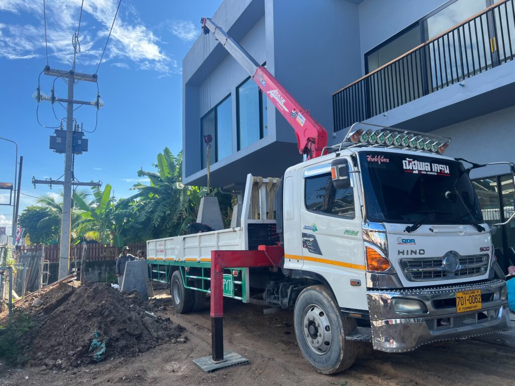 รถเฮี๊ยบชลบุรี